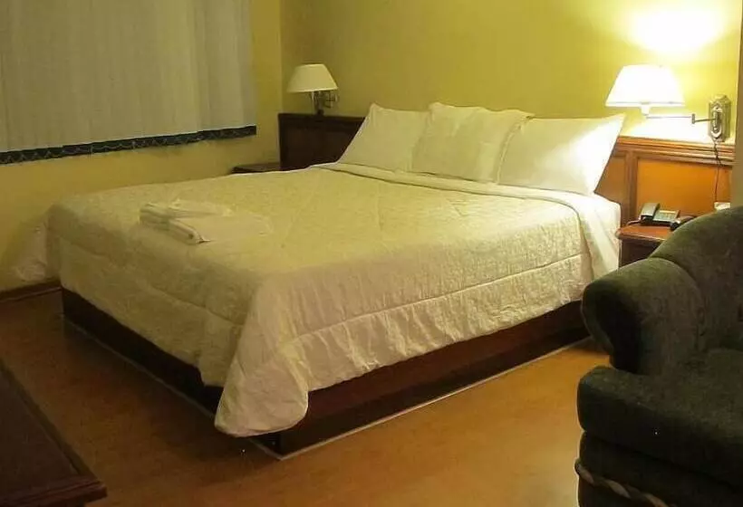 Superior-huone, Donde Marcelo