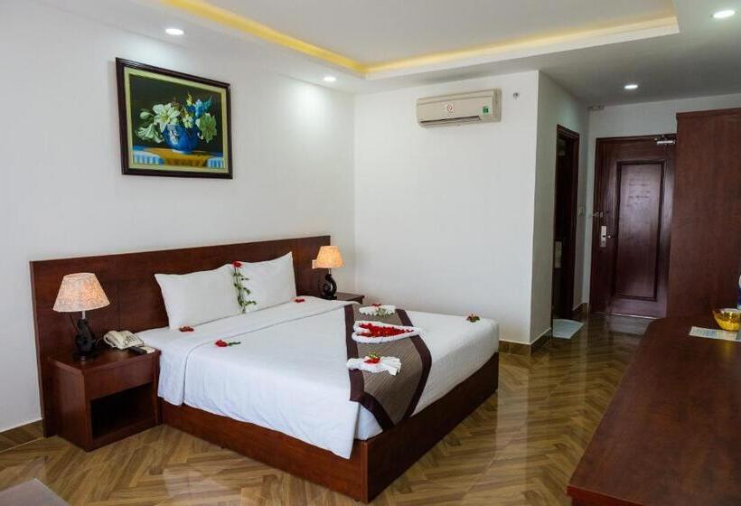 اتاق سوپریور با چشم‌انداز شهر, Gem