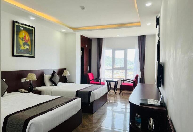 Deluxe room with river view, Gem