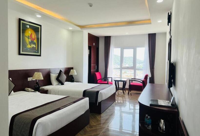 Deluxe room with river view, Gem