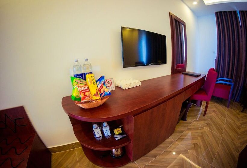 اتاق سوپریور با چشم‌انداز شهر, Gem