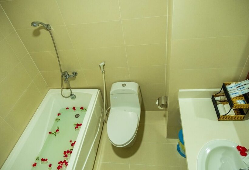 Deluxe room with river view, Gem