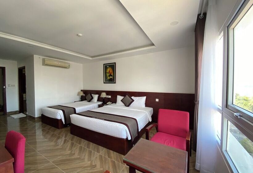 Deluxe room with river view, Gem