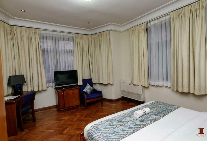 شقة غرفة واحدة, Mahogany Lodge, Cantonments