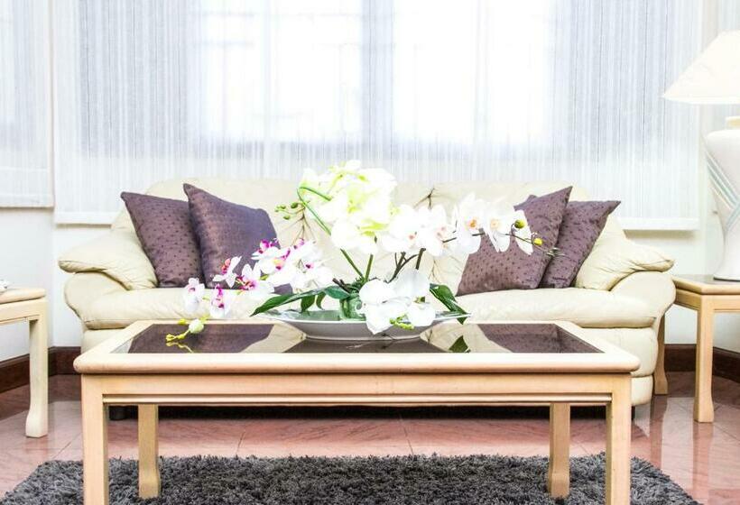 شقة غرفة واحدة, Mahogany Lodge, Cantonments