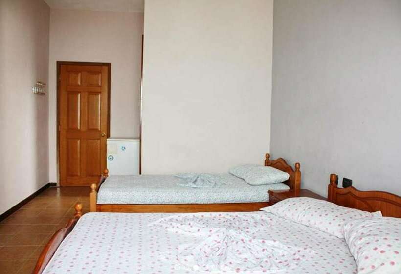 标准间, Nika Radhime