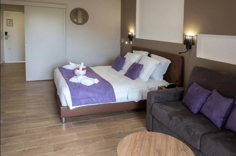 标准间, Numazu Club