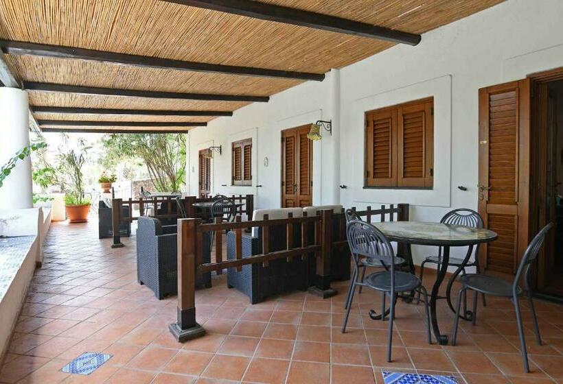 דירת חדר, Pedra Residence