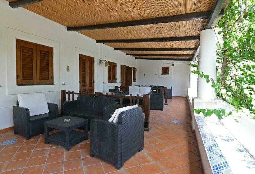 דירת חדר, Pedra Residence