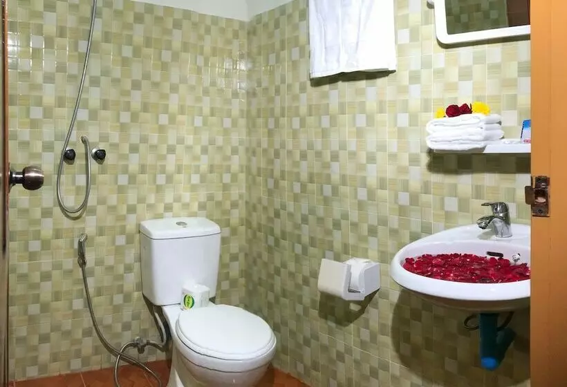 اتاق استاندارد یک نفره, Railroad Hotel Kalaw