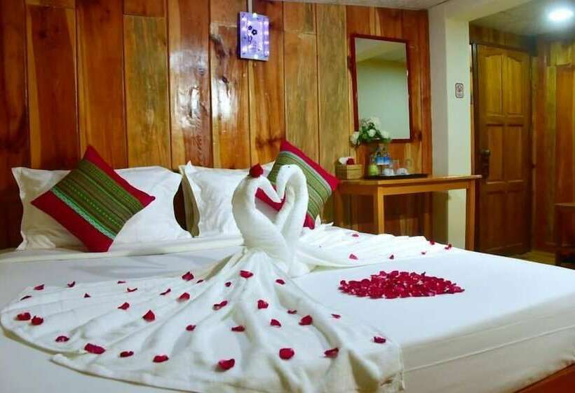 اتاق سوپریور, Railroad Hotel Kalaw