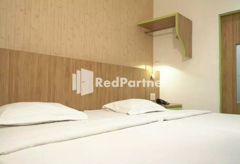 デラックスルーム, Wisma Sederhana Mitra Reddoorz