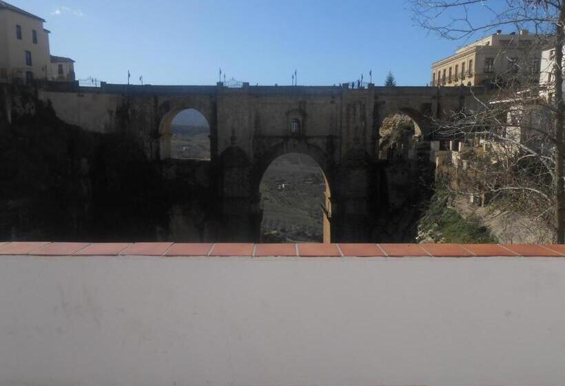 חדר סטנדרט לשלושה עם חדר אמבטיה משוף, Casa Duende Del Tajo