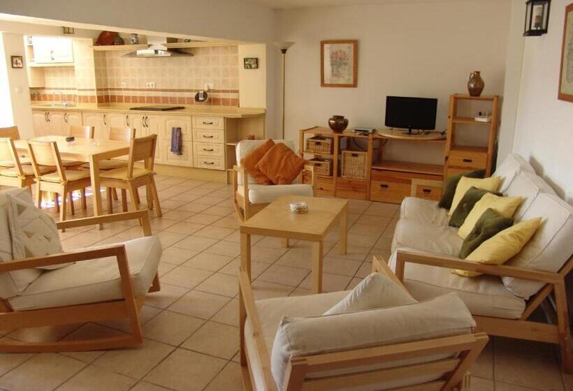 חדר סטנדרט לשלושה עם חדר אמבטיה משוף, Casa Duende Del Tajo