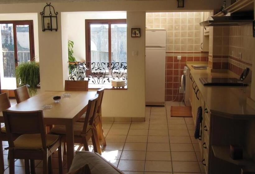 חדר סטנדרט לשלושה עם חדר אמבטיה משוף, Casa Duende Del Tajo