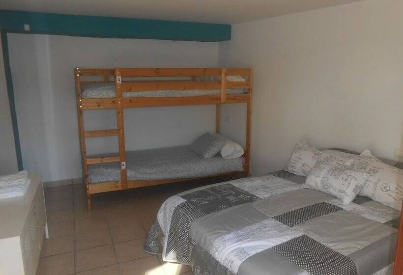 חדר סטנדרט לשלושה עם חדר אמבטיה משוף, Casa Duende Del Tajo