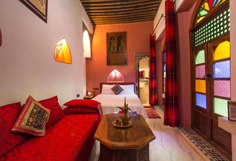 اتاق استاندارد سه نفره, Riad Dar Mansoura