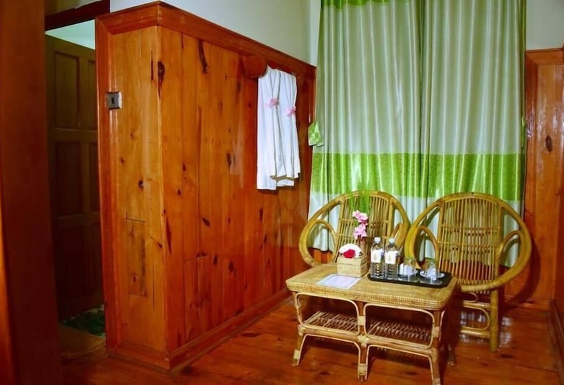 اتاق سوپریور, Railroad Hotel Kalaw