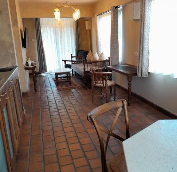 استودیوی لوکس, Woodmere Grand Hotel & Serviced Apartments