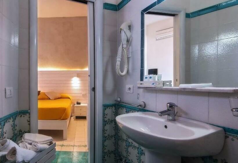 스탠다드 룸 바다 전망, La Sciabica