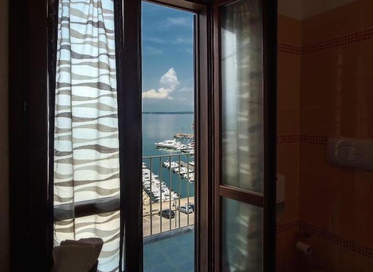 Triple Room Sea View, La Sciabica