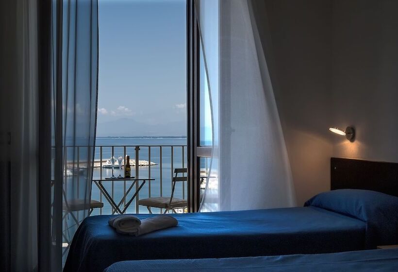 스탠다드 4인용 룸 바다전망, La Sciabica