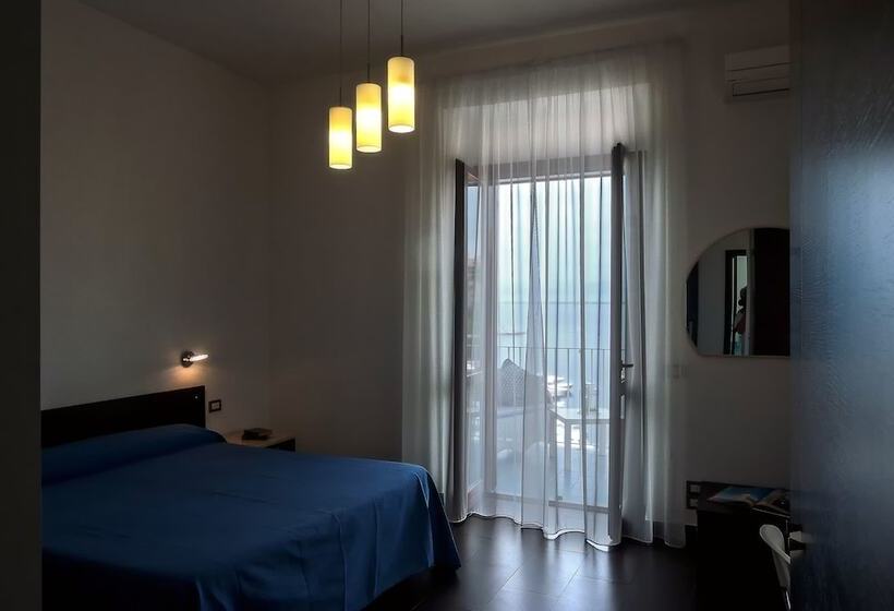 스탠다드 룸 바다 전망, La Sciabica