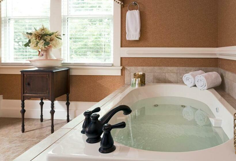 带大床的标准间, The Jacqueline House