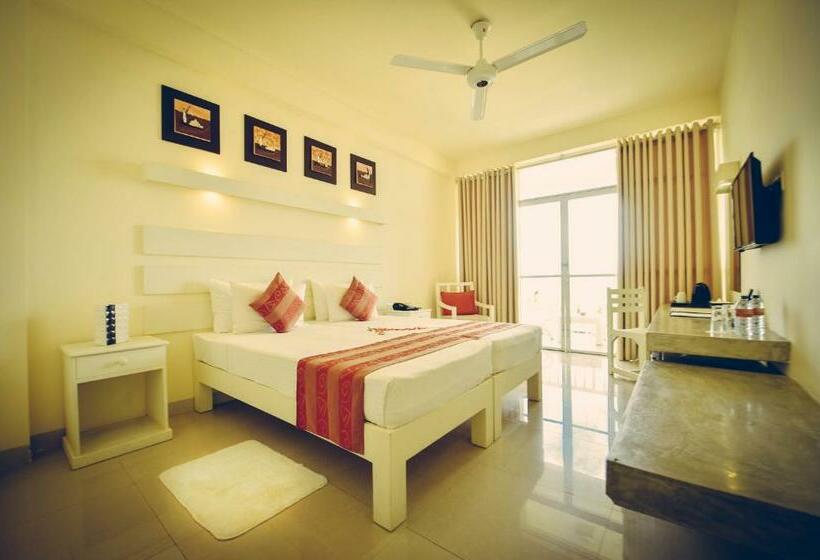 جناح ديلوكس, Beacon Beach Hotel Negombo