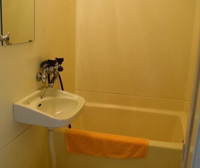 标准单人间, Business Hotel Koraku