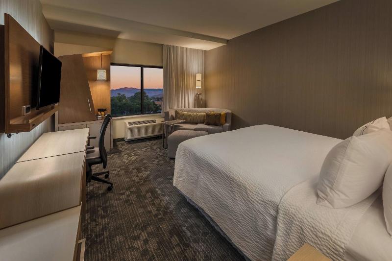 اتاق استاندارد با تخت بزرگ, Courtyard By Marriott Reno Downtown/riverfront