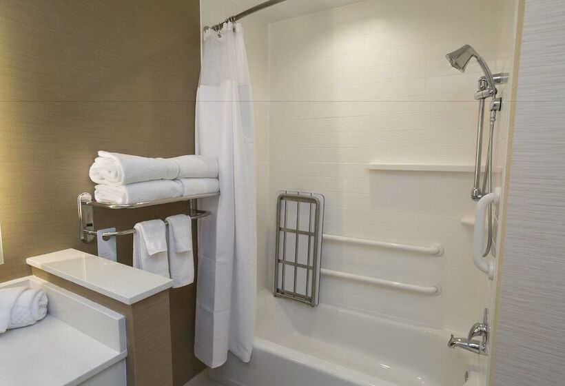 جناح, Fairfield Inn & Suites By Marriott Geneva Finger Lakes