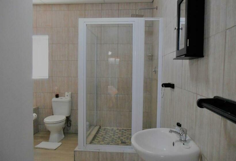 غرفة قياسية, Oakwood Lodge