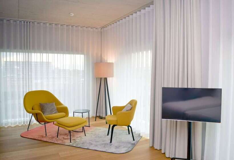 سوییت جونیور, Placid Hotel Design & Lifestyle Zurich
