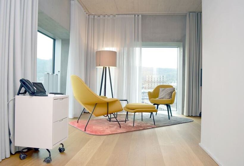 سوییت جونیور, Placid Hotel Design & Lifestyle Zurich