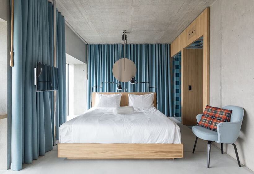 جناح, Placid Hotel Design & Lifestyle Zurich