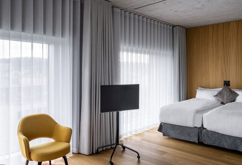 سوییت جونیور, Placid Hotel Design & Lifestyle Zurich
