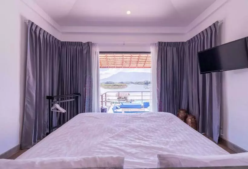 スーペリアーバンガロー, The Sanctuary Nam Ngum Beach Resort