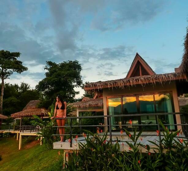 디럭스 방갈로, The Sanctuary Nam Ngum Beach Resort