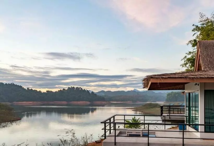 スーペリアーバンガロー, The Sanctuary Nam Ngum Beach Resort