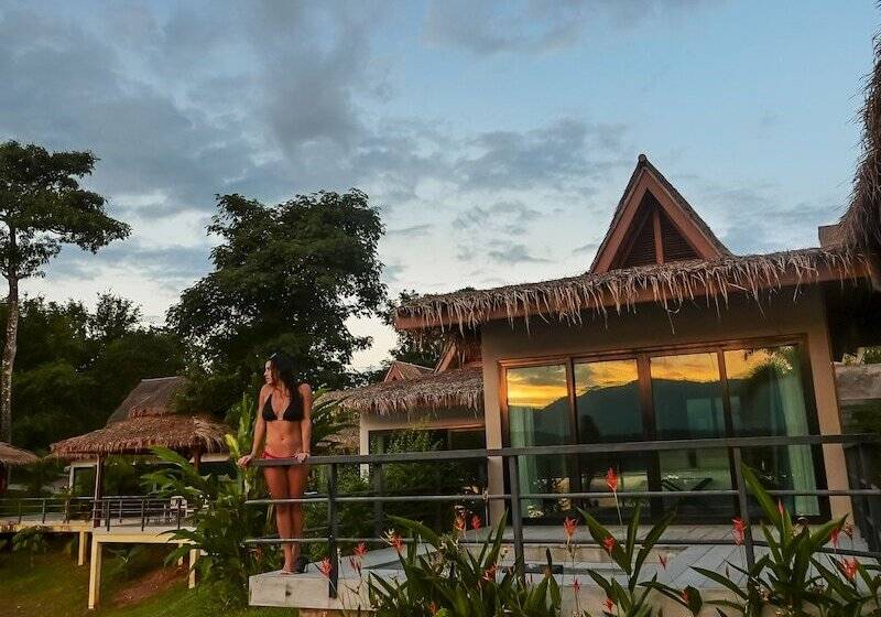 디럭스 방갈로, The Sanctuary Nam Ngum Beach Resort