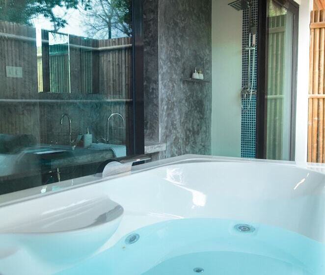 디럭스 방갈로, The Sanctuary Nam Ngum Beach Resort