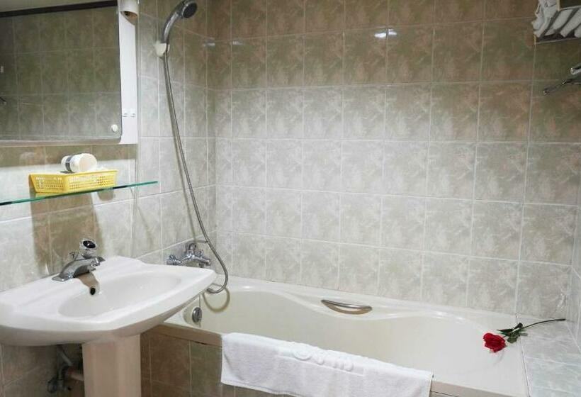 اتاق استاندارد چهار تخته, Suao