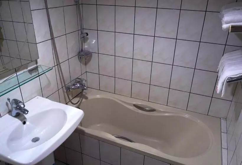سوییت خانوادگی, Suao