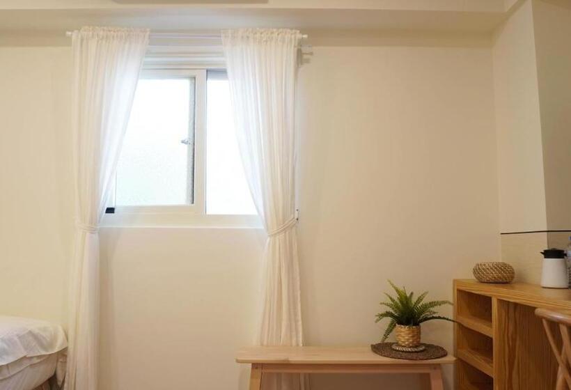 اتاق خانوادگی با چشمانداز کوه, Suao