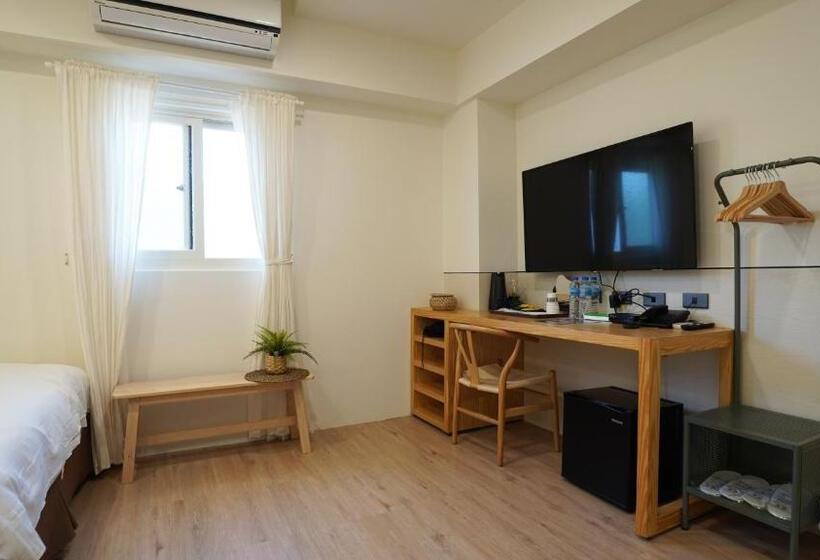 اتاق خانوادگی با چشمانداز کوه, Suao