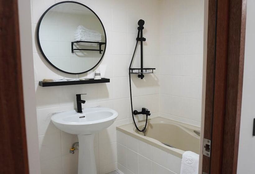 اتاق استاندارد چهار تخته, Suao