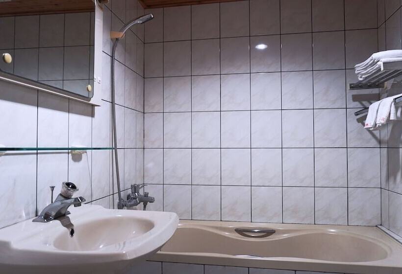 اتاق استاندارد, Suao