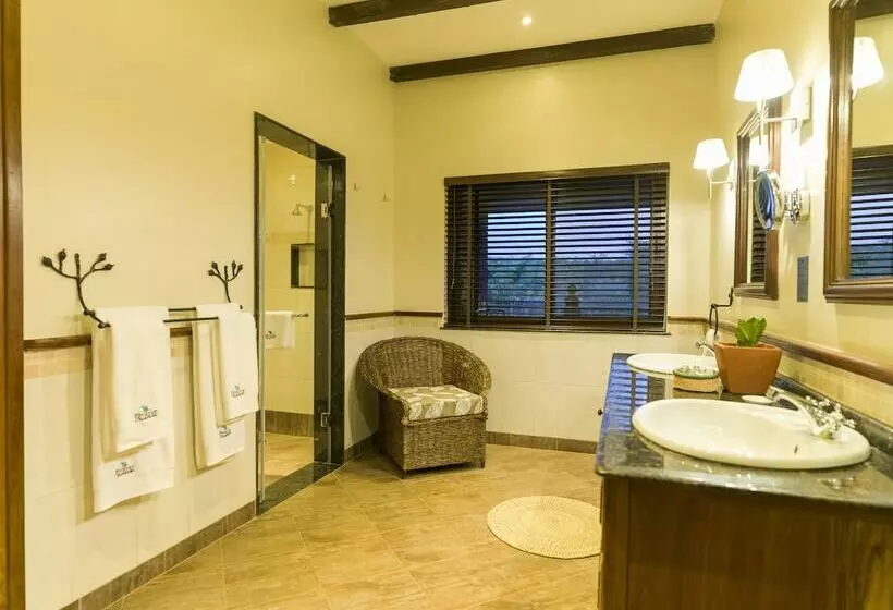 １ベッドルームのデラックスアパートメント, The Retreat At Ngorongoro