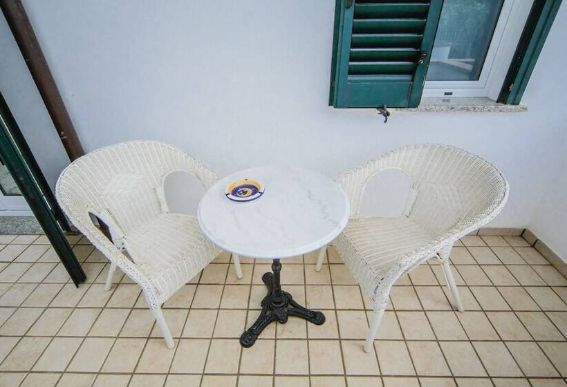 Трехместный Номер Deluxe, Villa Maredona